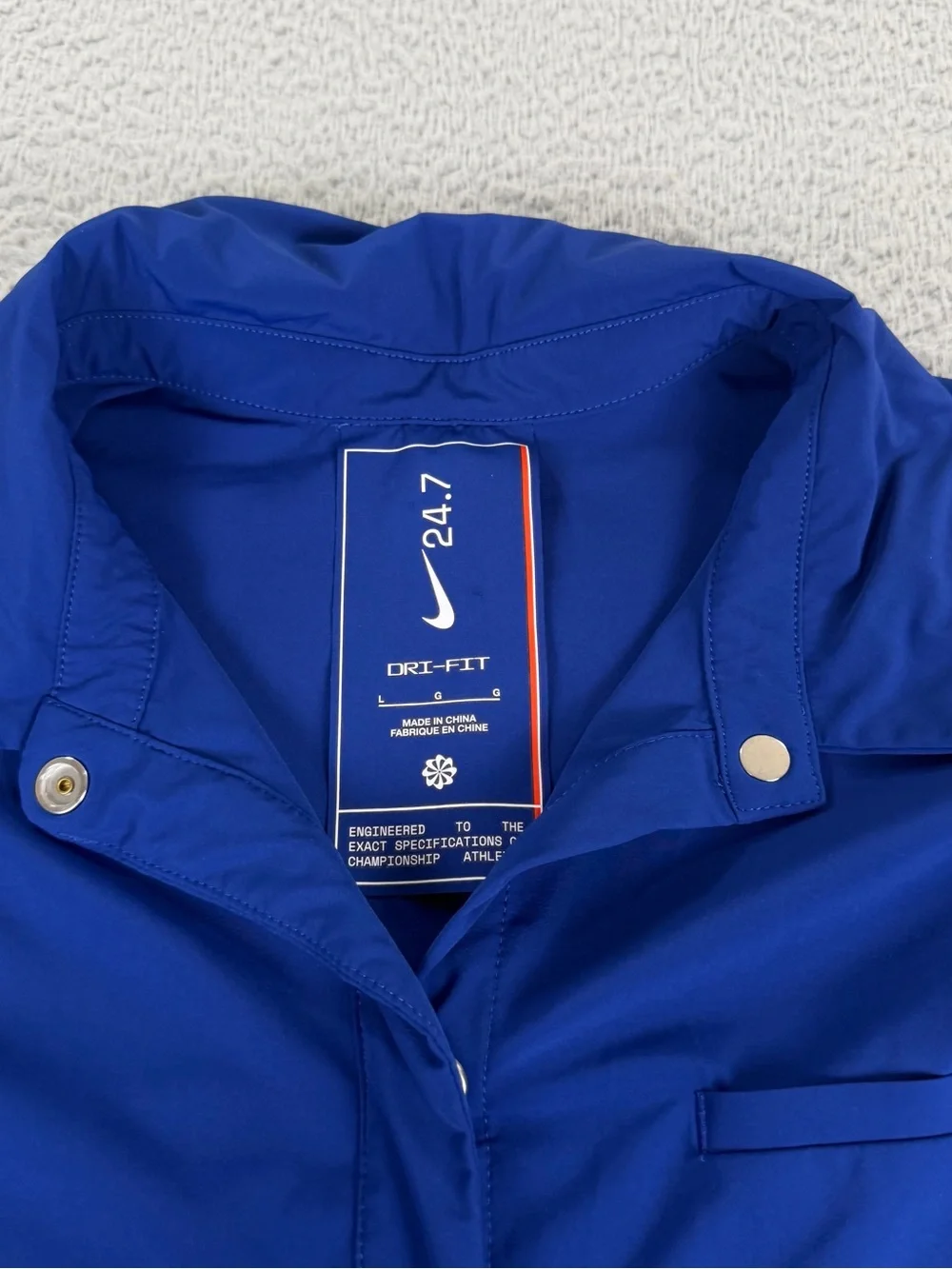 Nike Dri FIT 24.7 Perfect Stretch Oversized Shirt Womens Large Blue Snap Button